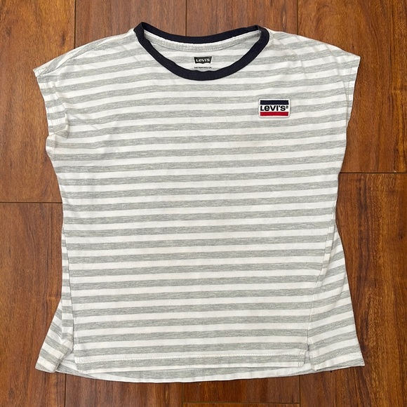 Levi’s Girl Shirt 👧🏻 - Picture 1 of 4